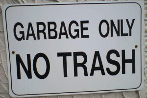 funny-store-signs-garbage-only-no-trash